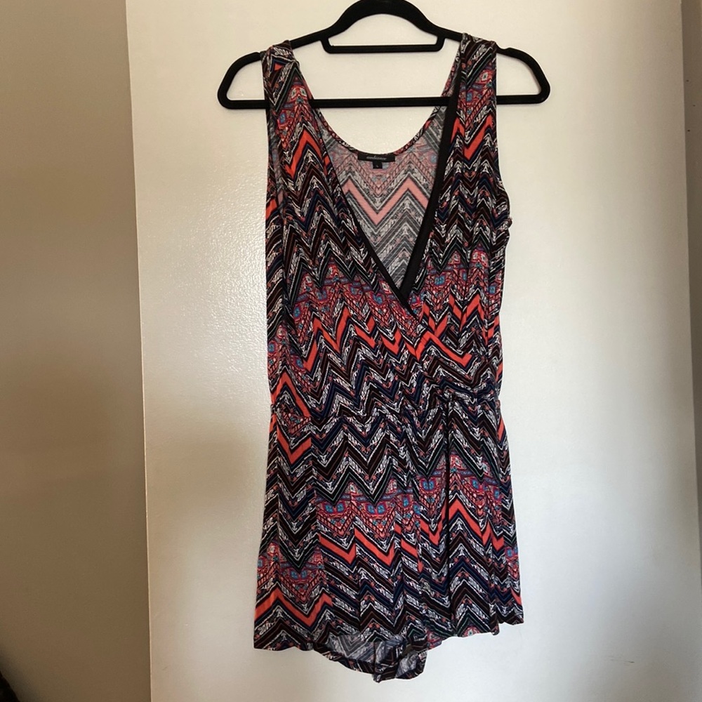 Black, coral, white shorts romper size large fits like medium